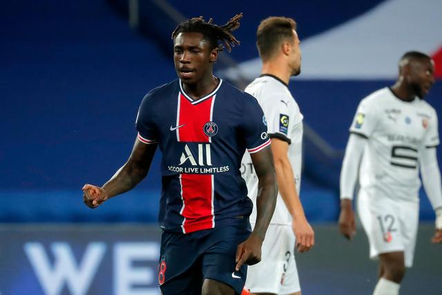 梅西社交媒体晒图 球场边悠闲喝茶发型梦回2018